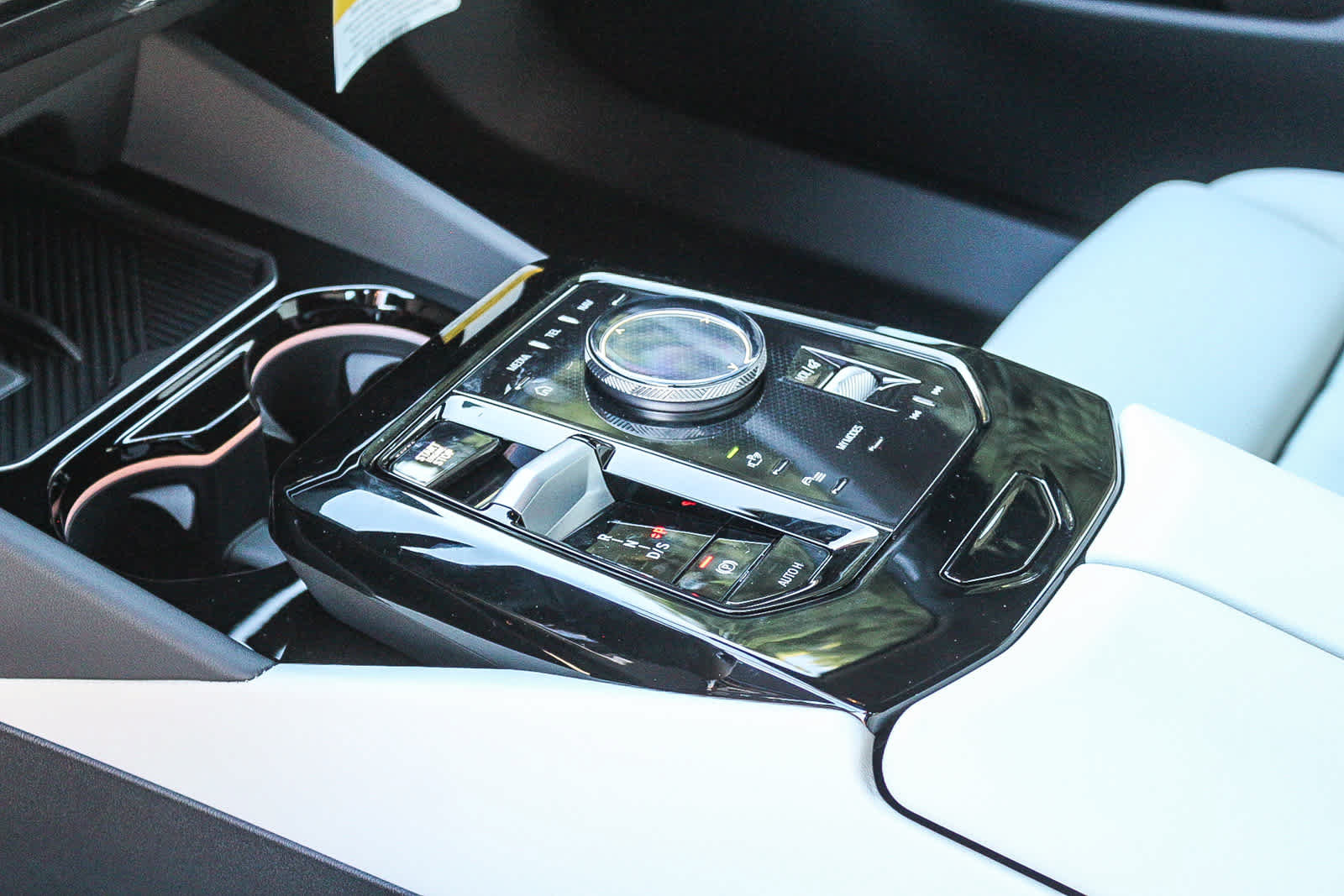 Used 2026 BMW 530i w/ M Sport Package RWD image 19
