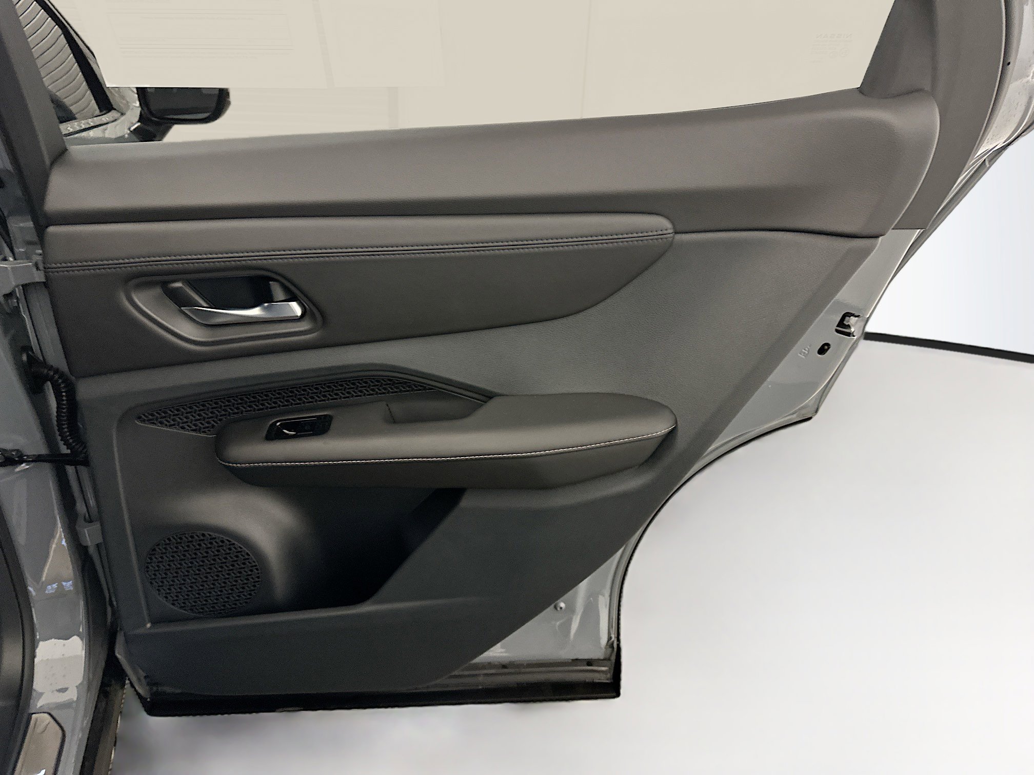 Used 2023 Nissan Ariya AWD image 31