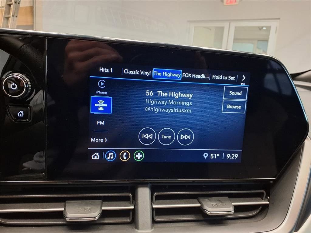 Used 2025 Chevrolet Trax RS w/ Driver Confidence Package image 14