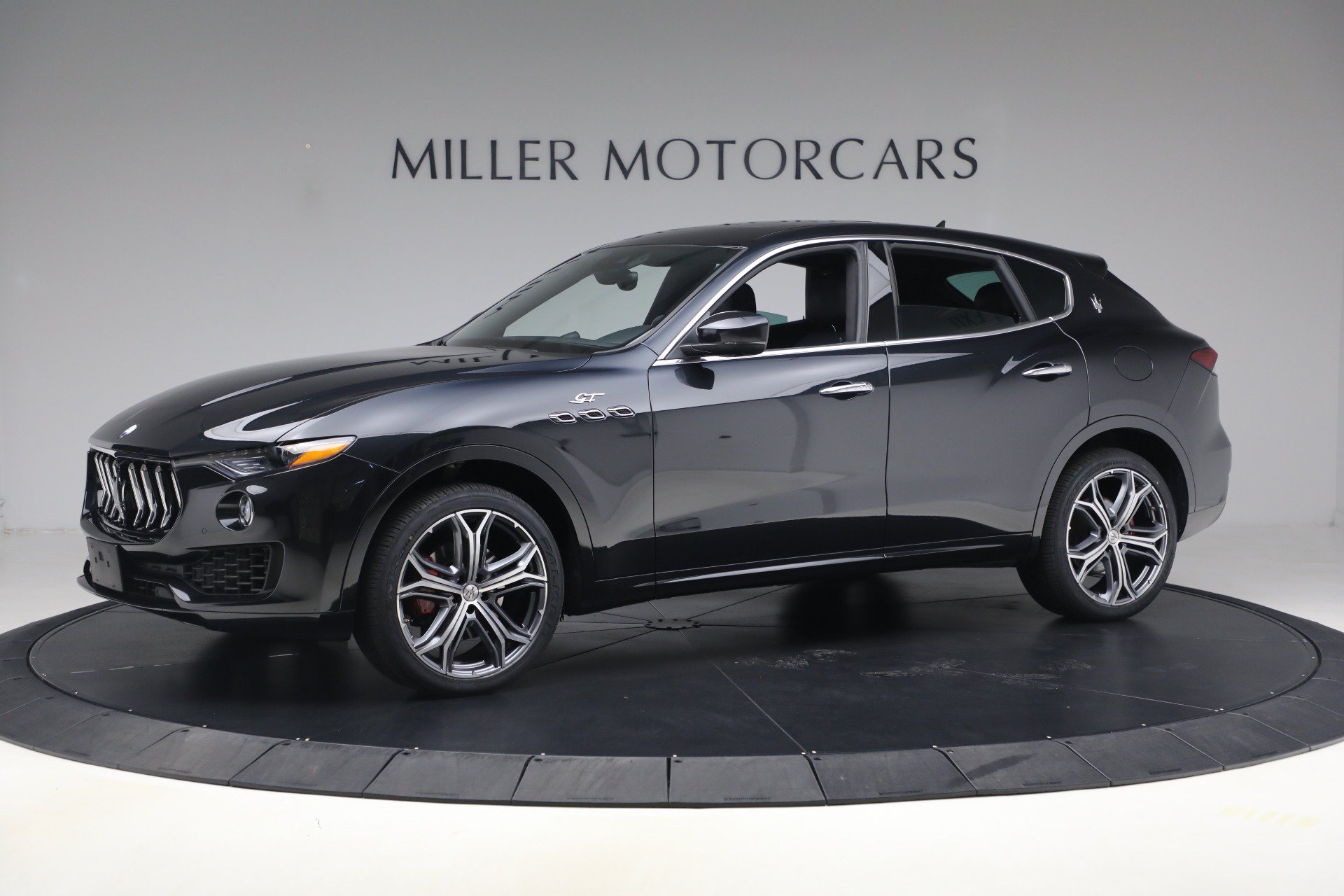 Certified 2023 Maserati Levante GT AWD/4WD image 2