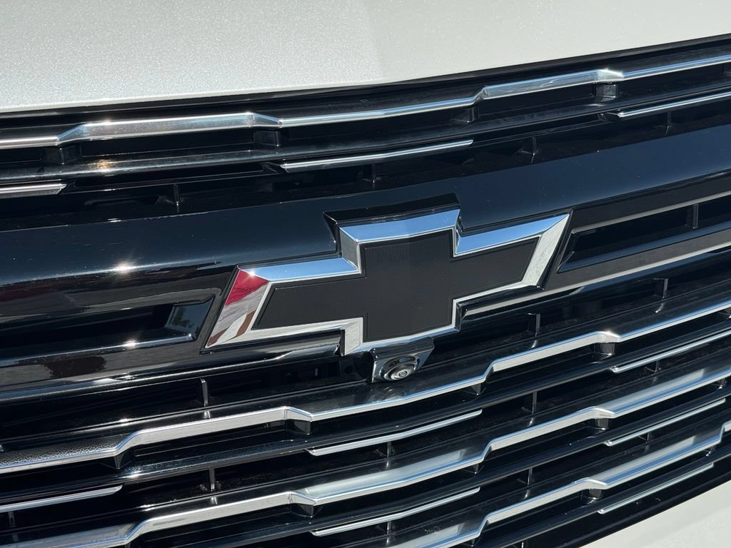 Used 2025 Chevrolet Tahoe High Country AWD/4WD image 9