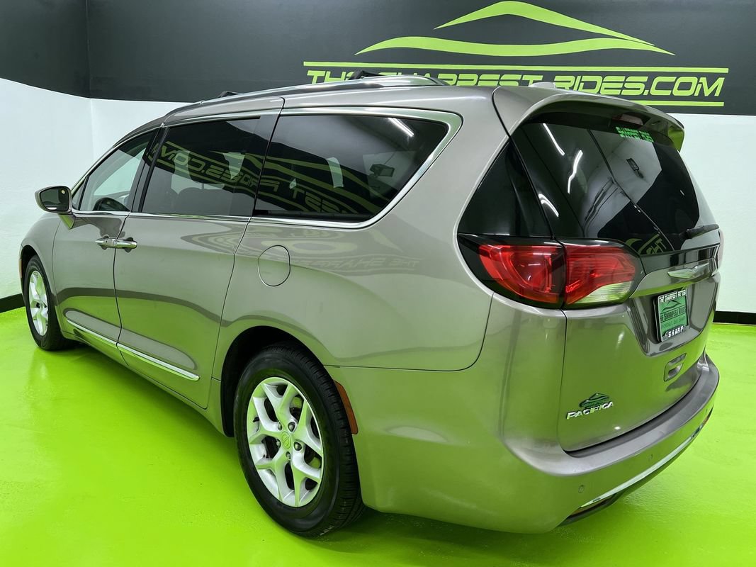 Used 2017 Chrysler Pacifica Touring-L Plus w/ Tire & Wheel Group FWD image 7