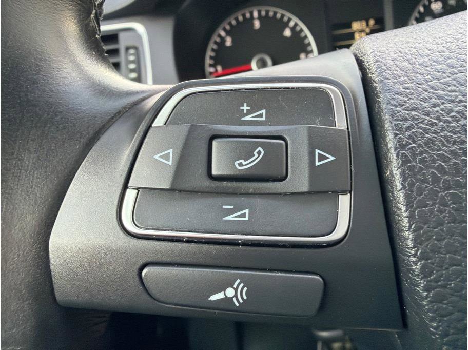 Used 2013 Volkswagen Jetta TDI image 17