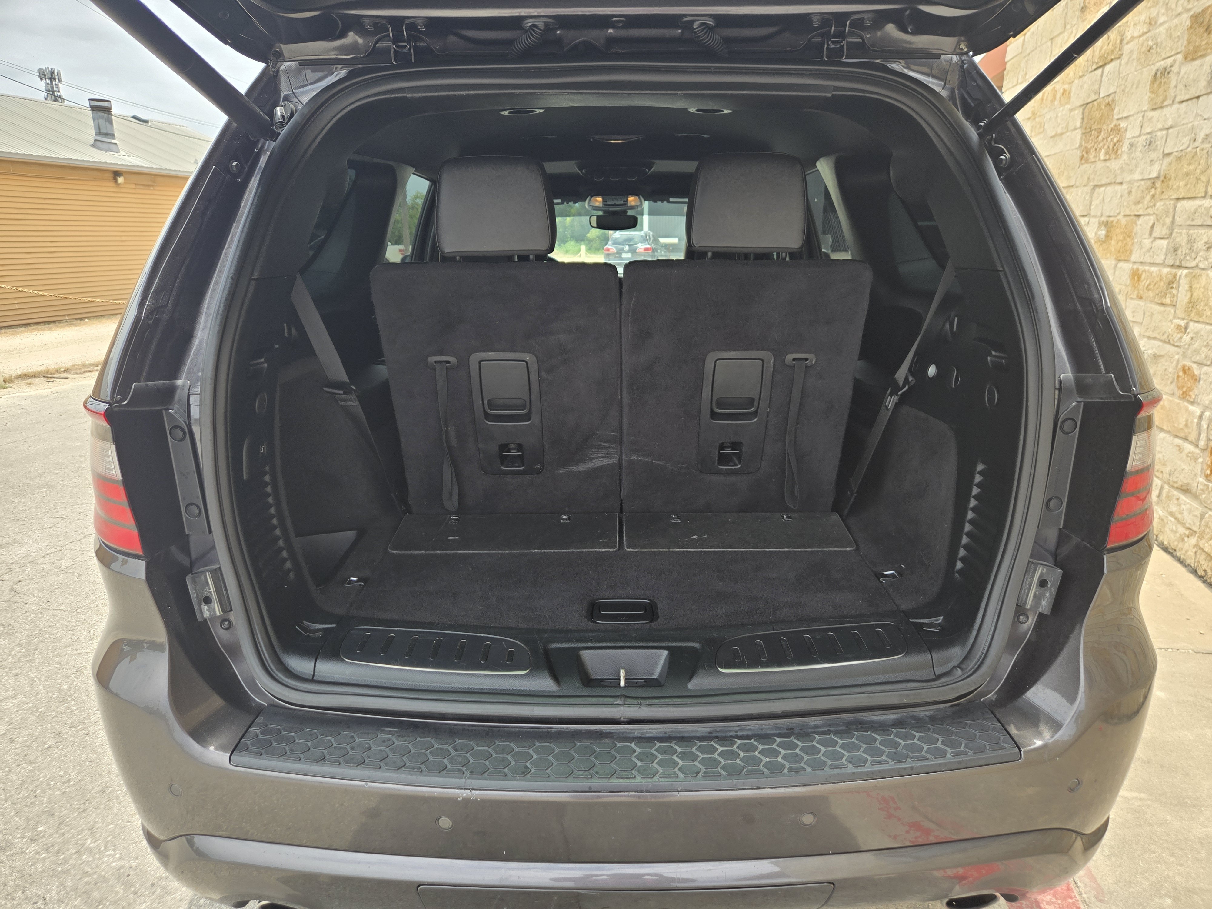 Used 2018 Dodge Durango R/T w/ Blacktop Package RWD image 18