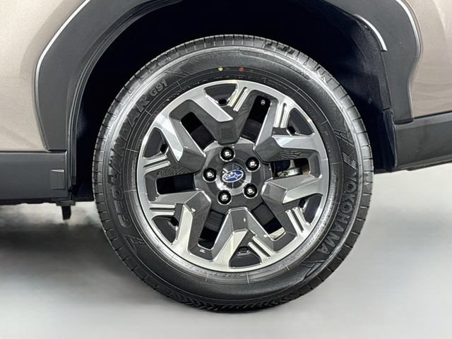 Certified 2025 Subaru Forester Premium AWD/4WD image 34