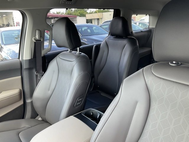 New 2026 Kia Carnival EX image 34