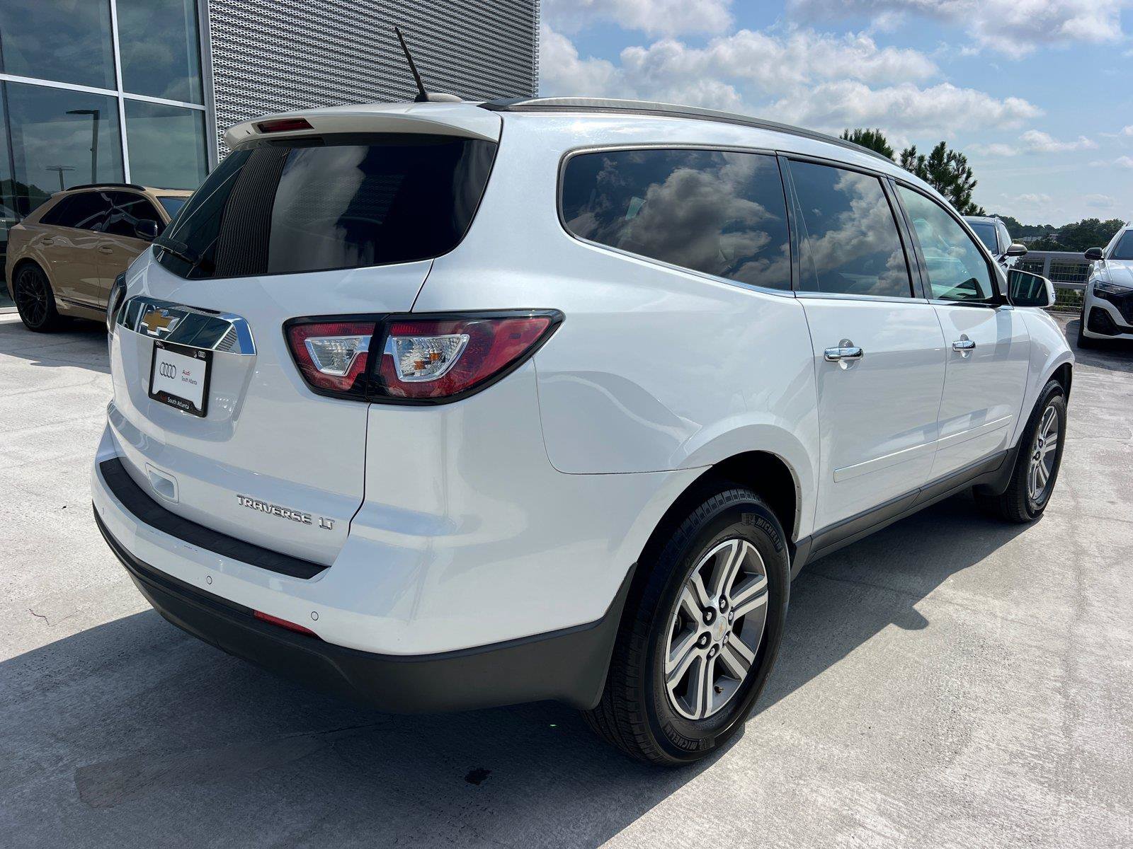 Used 2016 Chevrolet Traverse LT FWD image 5