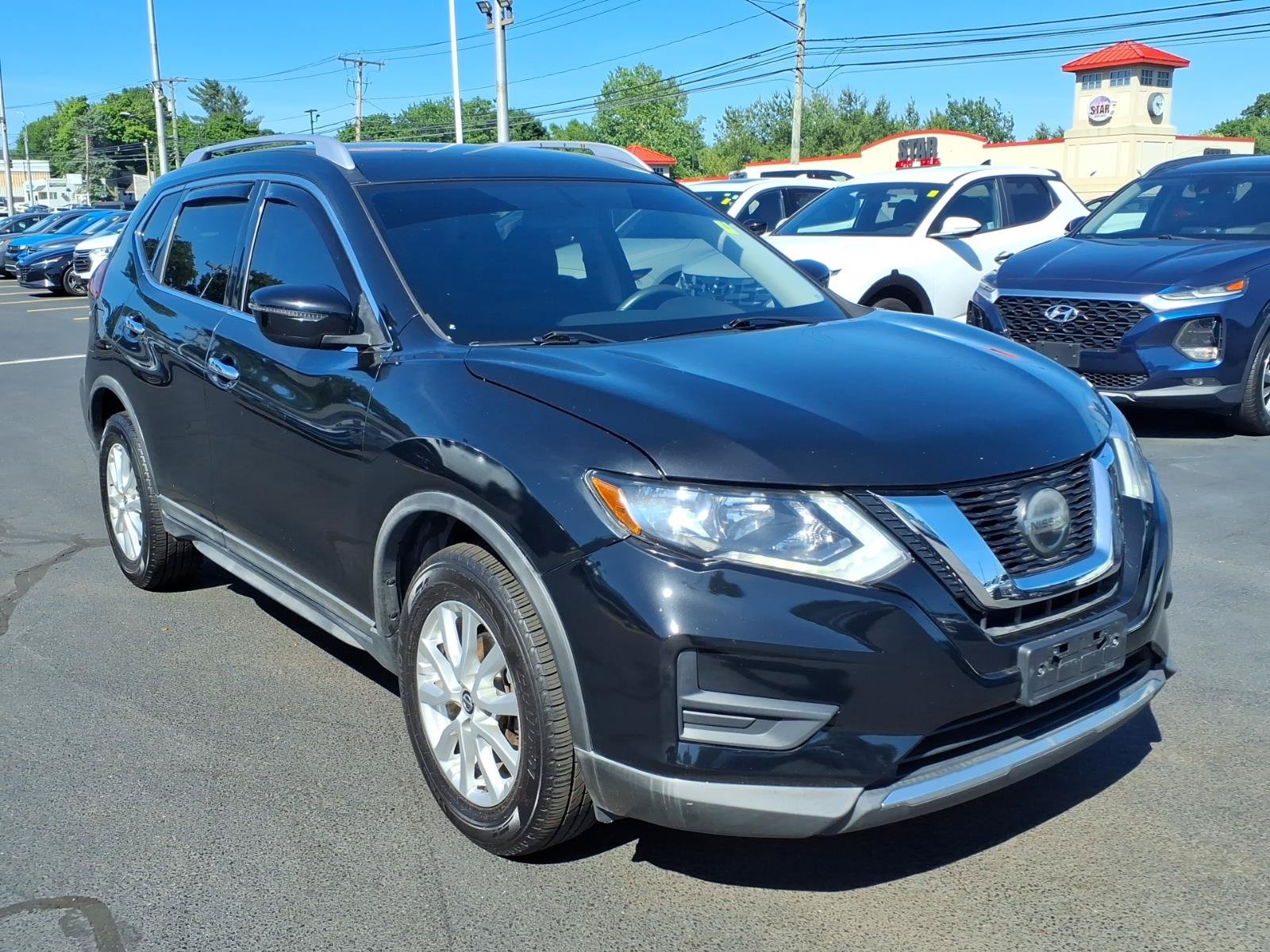 Used 2018 Nissan Rogue SV AWD/4WD image 3