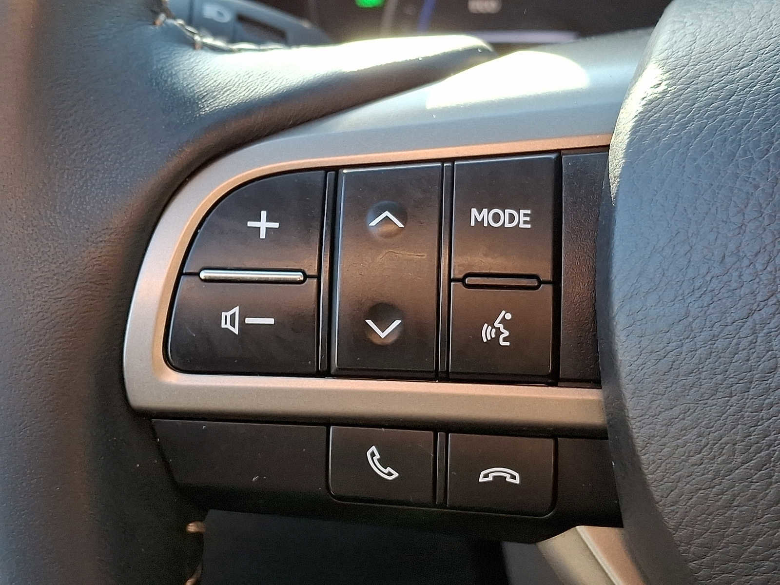 Used 2019 Lexus RX 450h AWD w/ Navigation Package image 18
