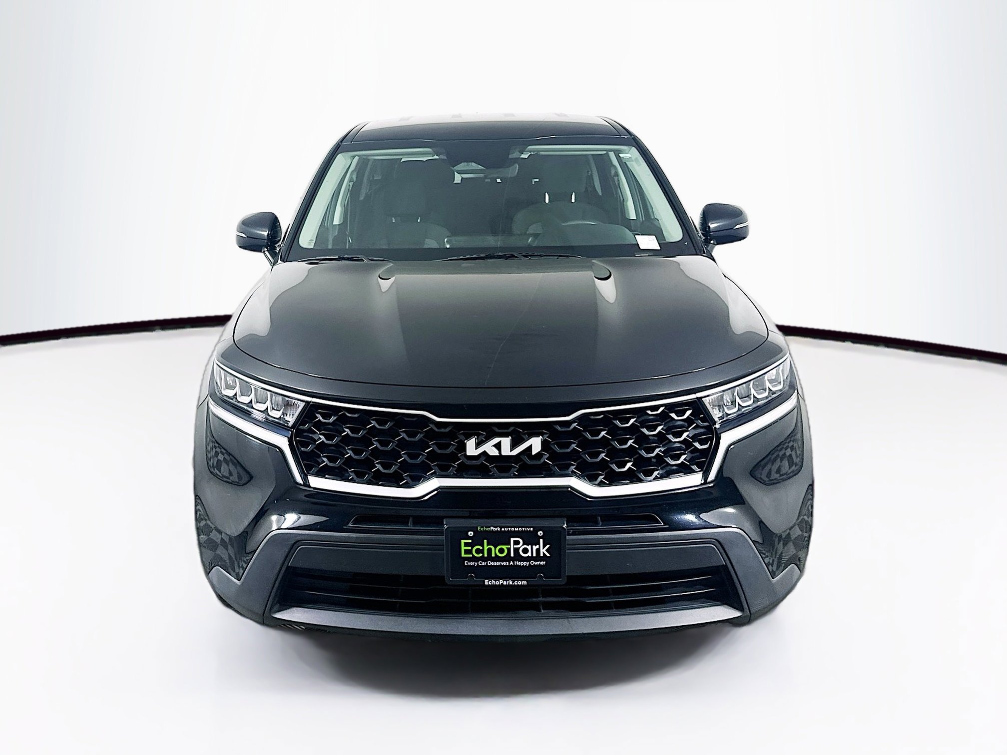 Used 2023 Kia Sorento LX image 2
