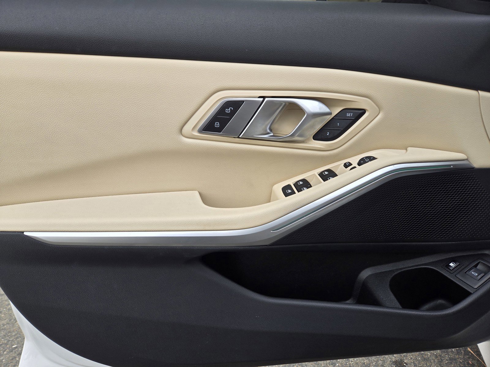 Used 2022 BMW 330e image 16