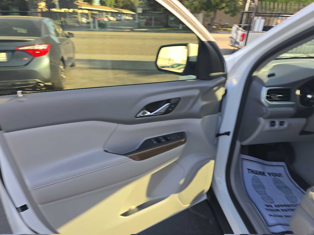 Used 2018 GMC Acadia SLE image 11