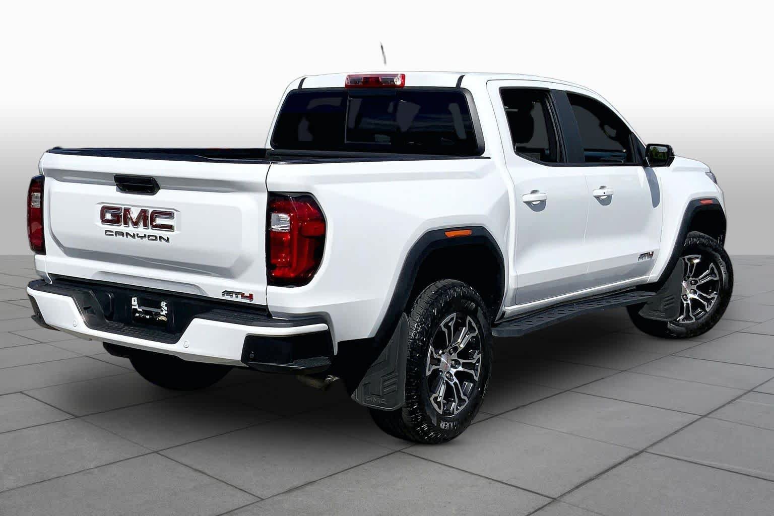 Used 2023 GMC Canyon AT4 w/ AT4 Premium Package AWD/4WD image 13