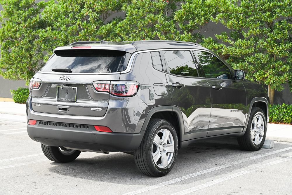 Used 2022 Jeep Compass Latitude image 4