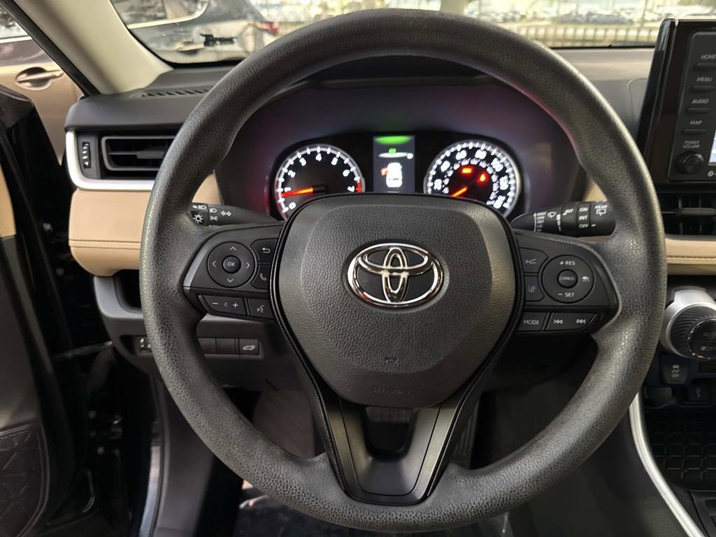 Used 2022 Toyota RAV4 XLE image 41