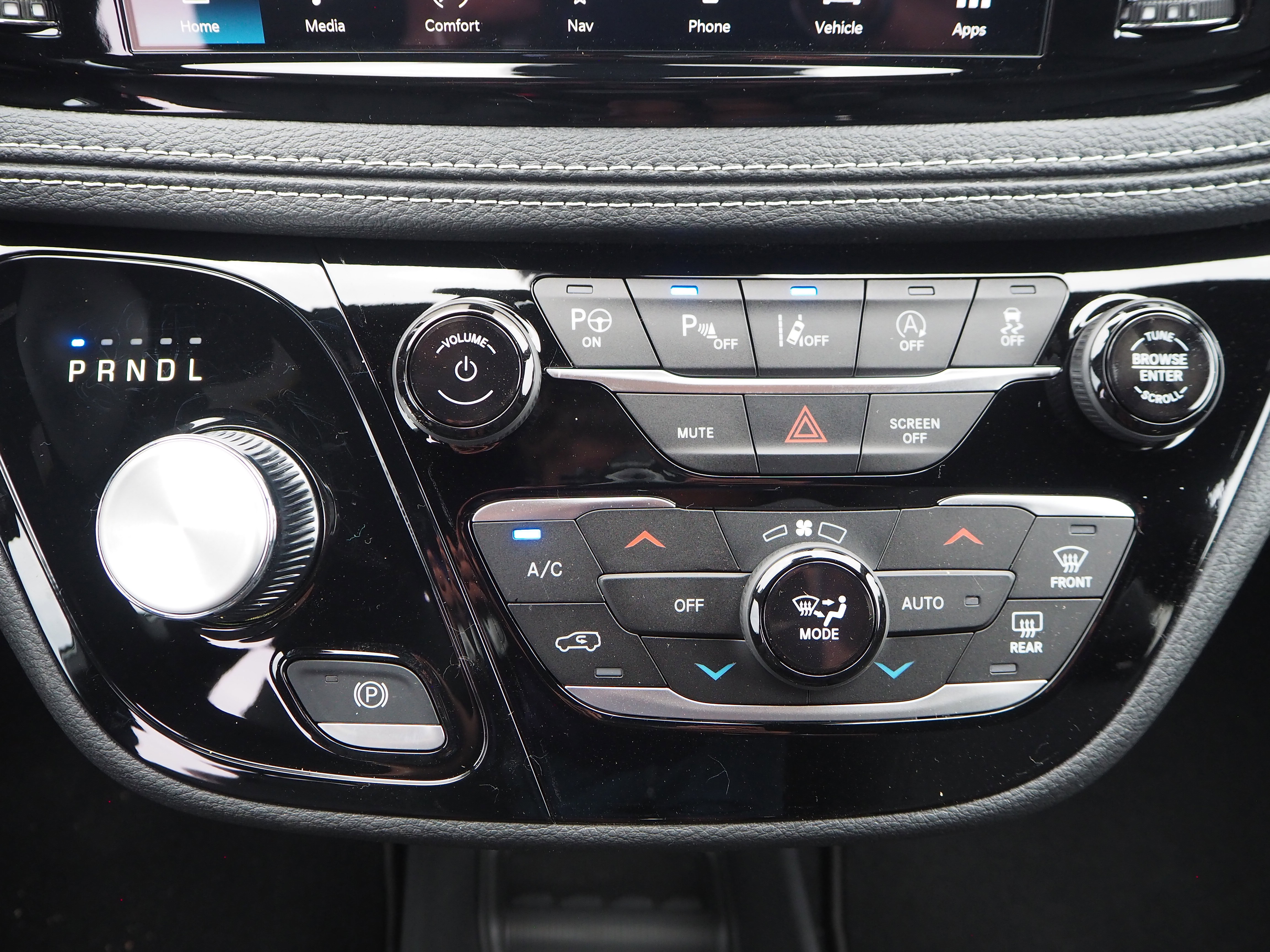 New 2025 Chrysler Pacifica Select w/ Uconnect Theater Family Group FWD image 28