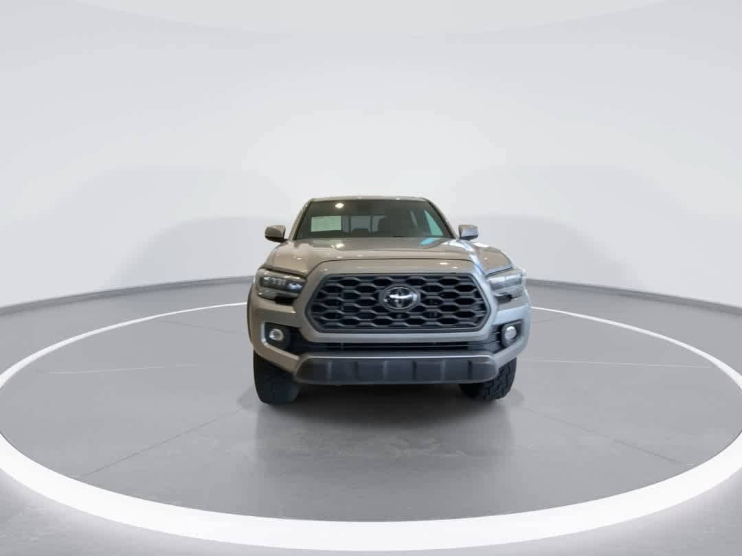Certified 2020 Toyota Tacoma TRD Off-Road w/ TRD Premium Off Road Package AWD/4WD image 3