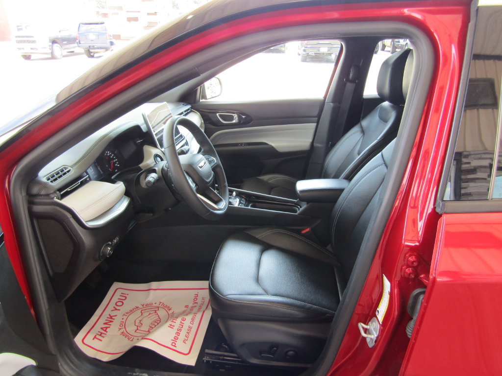 Used 2025 Jeep Compass Limited AWD/4WD image 22