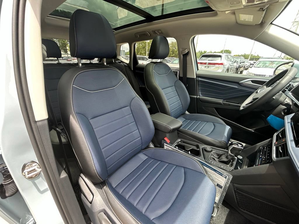 New 2026 Volkswagen Taos SEL AWD/4WD image 32