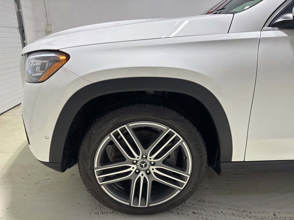 Used 2024 Mercedes-Benz GLS 450 4MATIC image 7