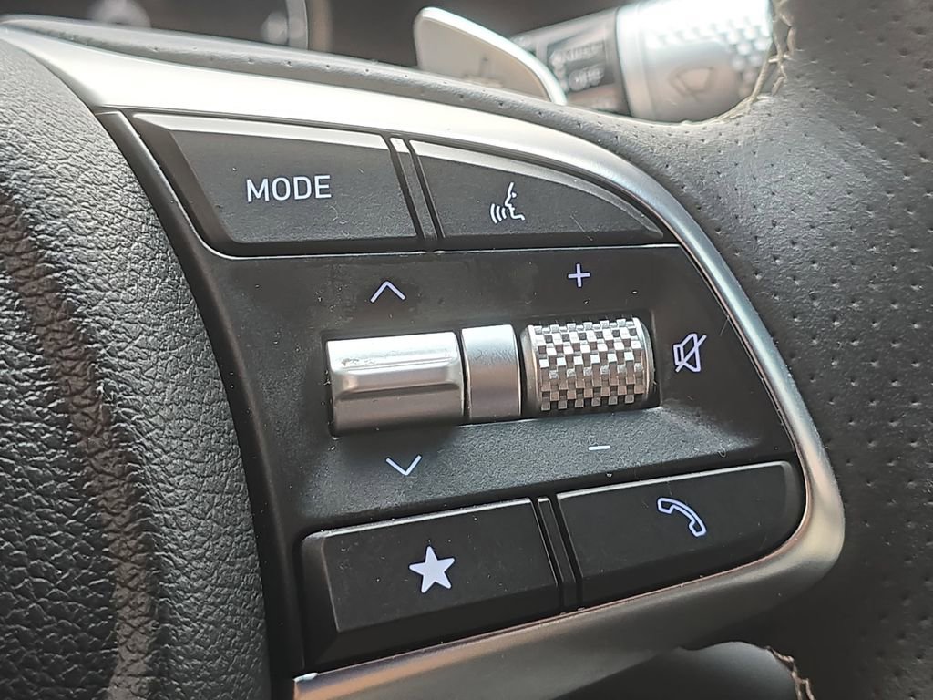 Used 2024 Genesis G70 2.5T w/ Sport Prestige Package image 18