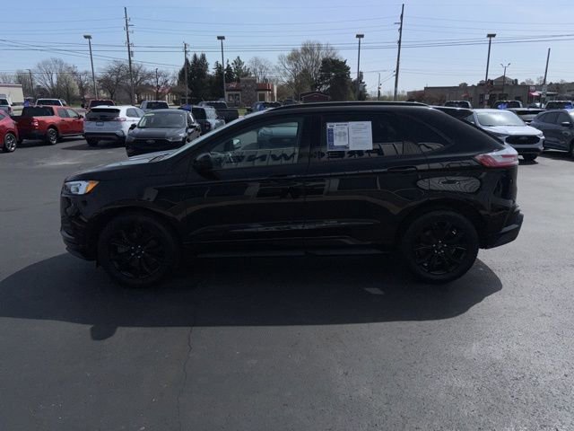 Used 2023 Ford Edge SE w/ Black Appearance Package AWD/4WD image 16