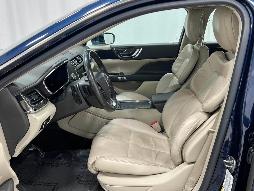 Used 2017 Lincoln Continental Select w/ Climate Package image 15