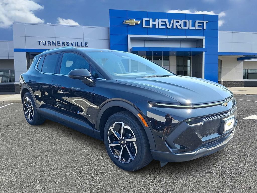 New 2026 Chevrolet Equinox EV LT FWD image 2