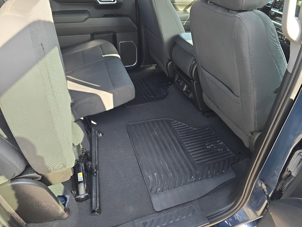 Used 2022 Chevrolet Silverado 1500 LT AWD/4WD image 31