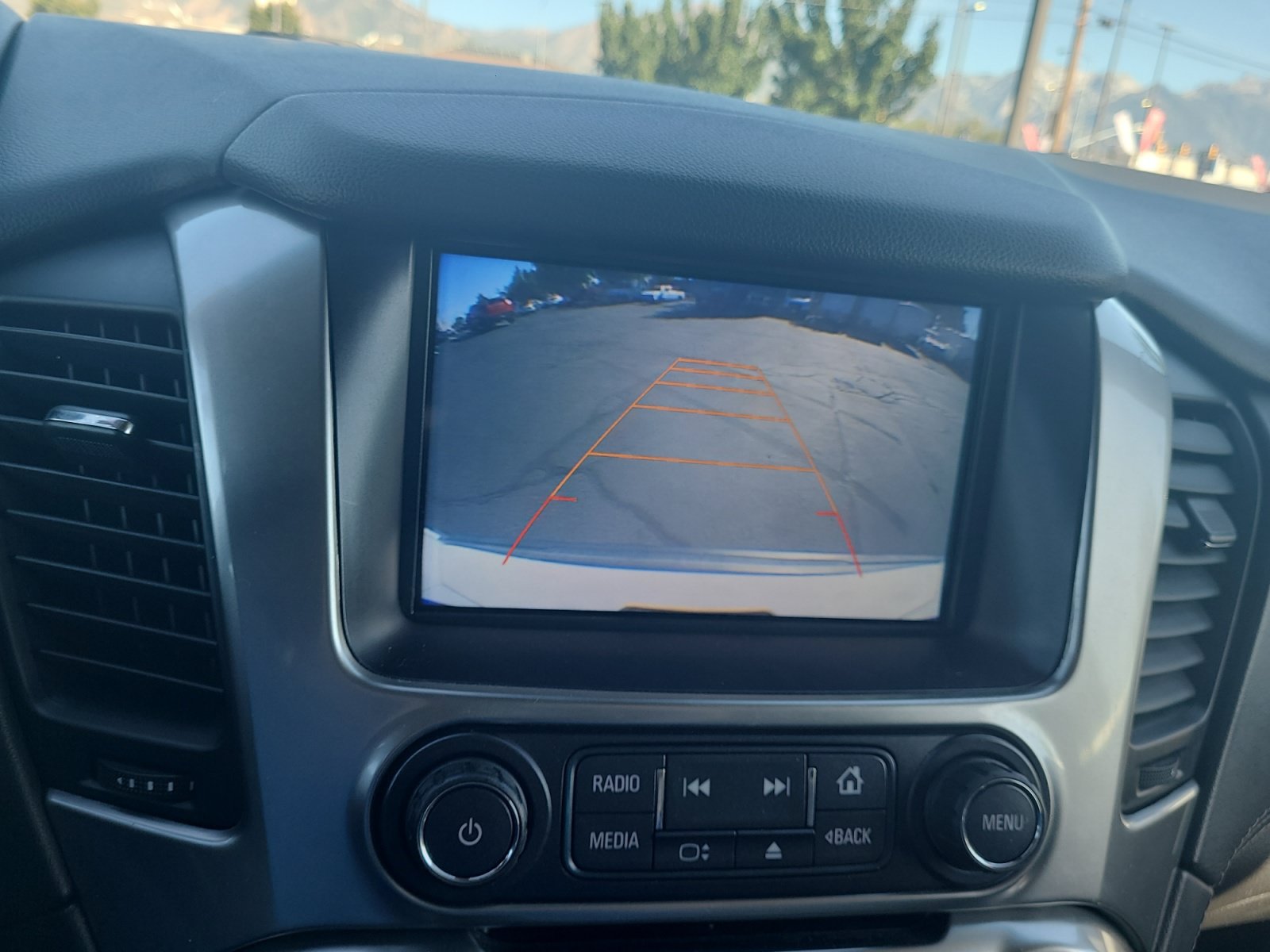 Used 2017 Chevrolet Suburban LT RWD image 29