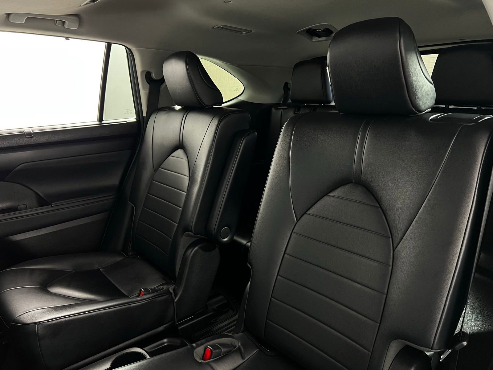 Certified 2023 Toyota Highlander XLE image 22