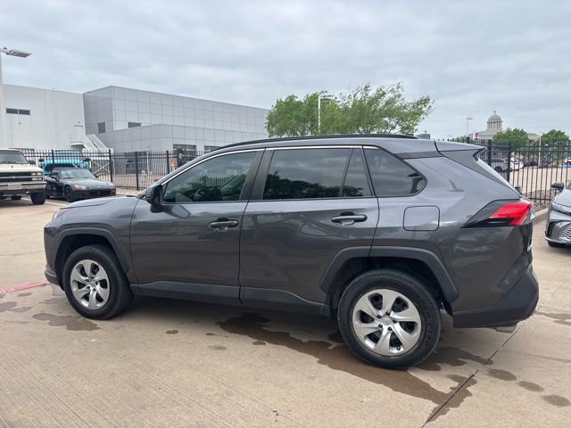 Used 2021 Toyota RAV4 LE image 8