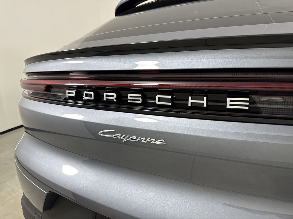 New 2026 Porsche Cayenne Coupe AWD/4WD image 18