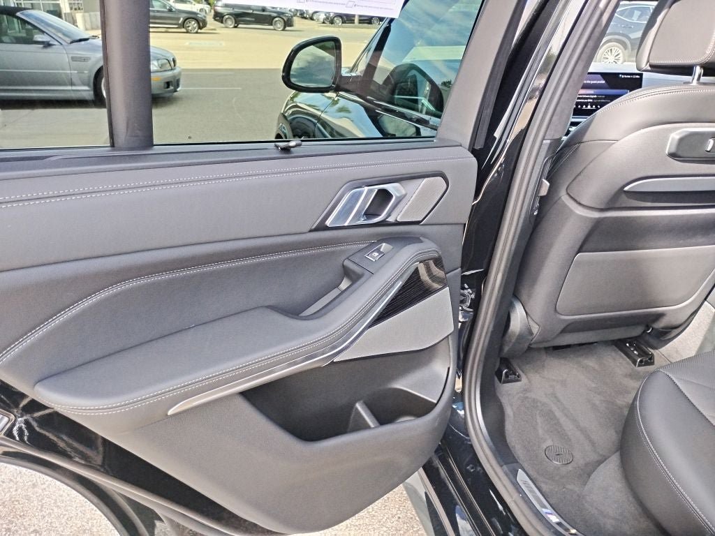 Used 2026 BMW X5 xDrive40i w/ Executive Package AWD/4WD image 14