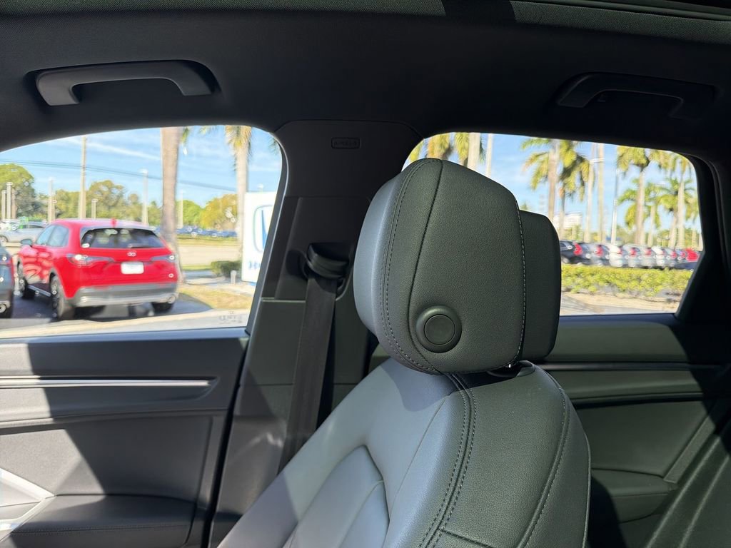 Used 2022 Audi Q3 2.0T Premium w/ Convenience Package image 10