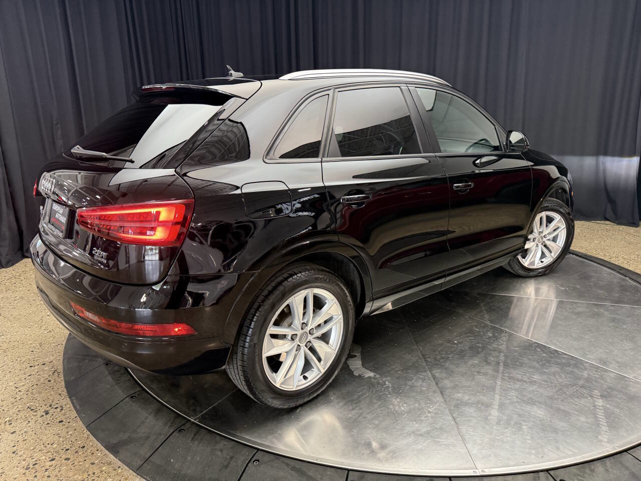 Used 2017 Audi Q3 2.0T Premium w/ Convenience Package AWD/4WD image 6
