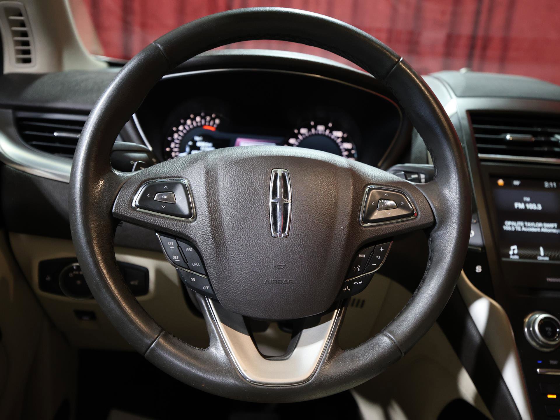 Used 2017 Lincoln MKC Premiere image 16