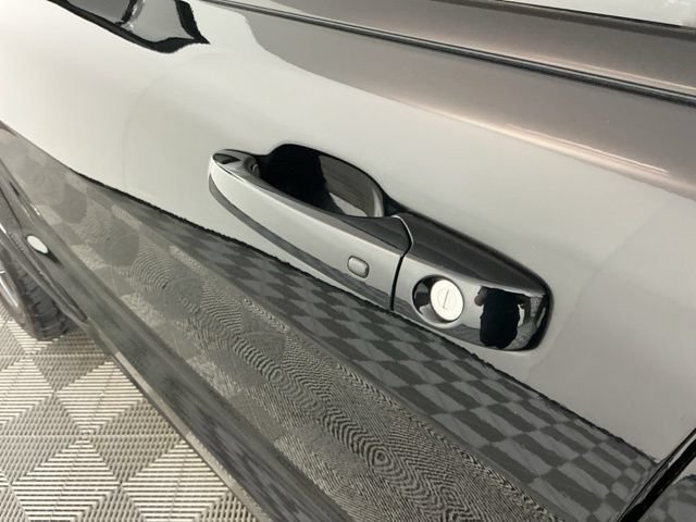 Used 2017 Jeep Grand Cherokee SRT AWD/4WD image 11