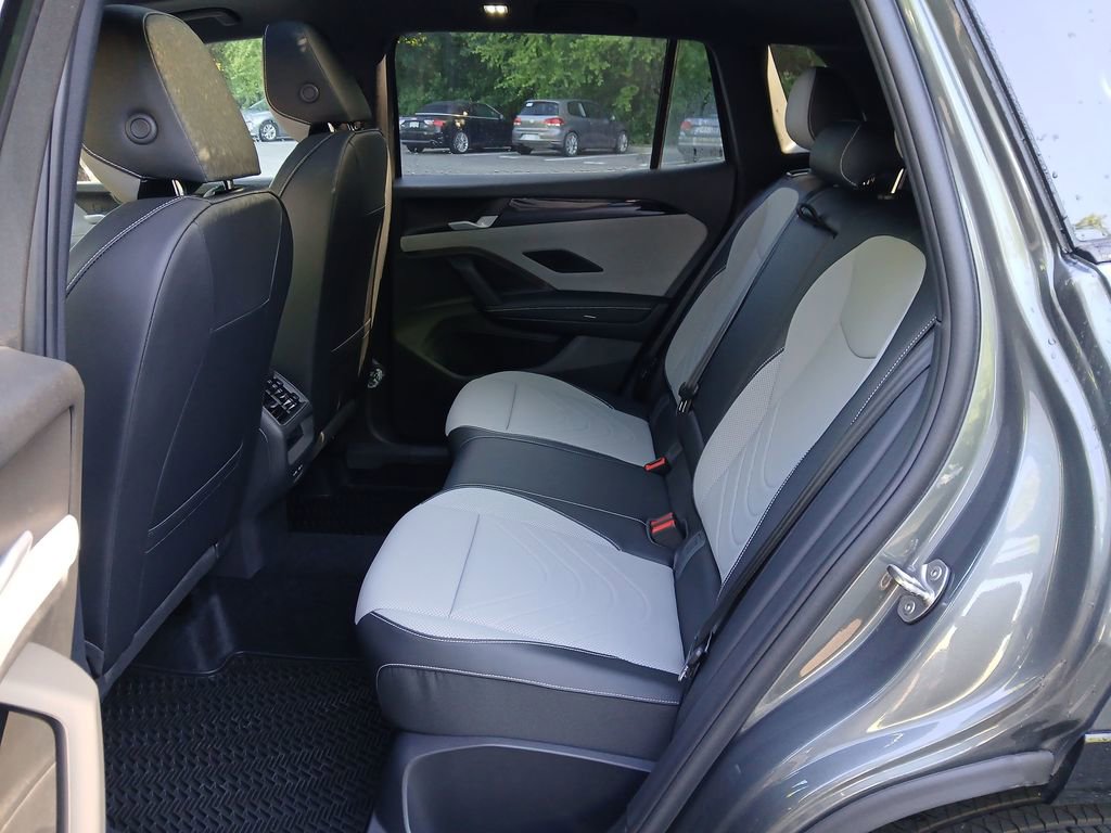 New 2026 Volkswagen Tiguan SE R-Line AWD/4WD image 24