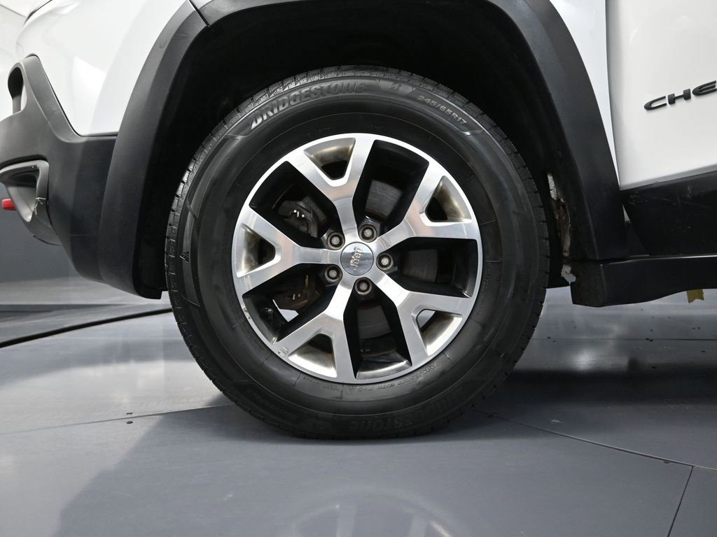Used 2015 Jeep Cherokee Trailhawk image 16