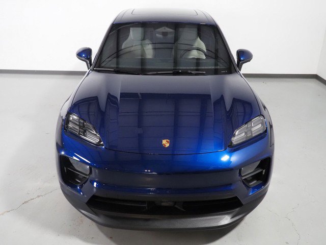 Used 2024 Porsche Macan 4 Electric image 11