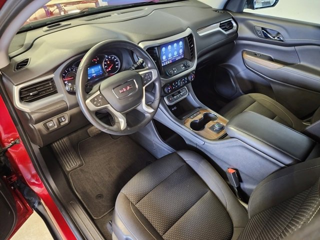 Used 2023 GMC Acadia SLE image 11