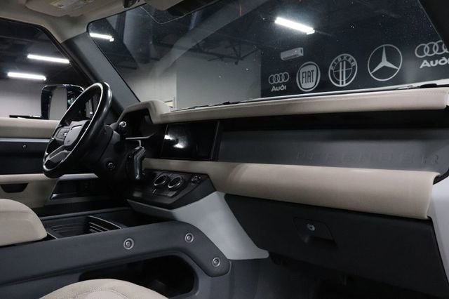 Used 2020 Land Rover Defender 110 HSE AWD/4WD image 32