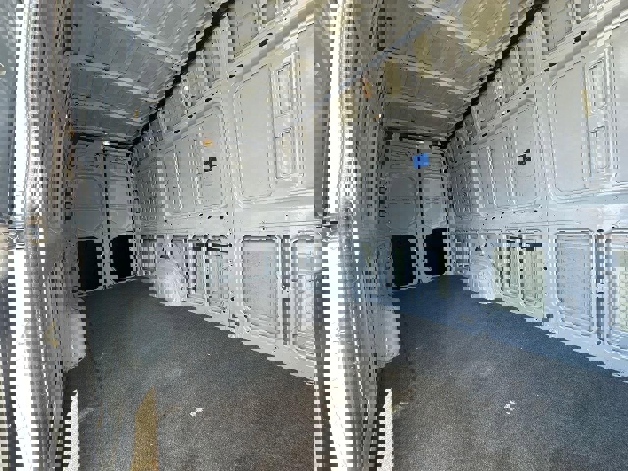 Used 2022 Mercedes-Benz Sprinter 2500 image 16