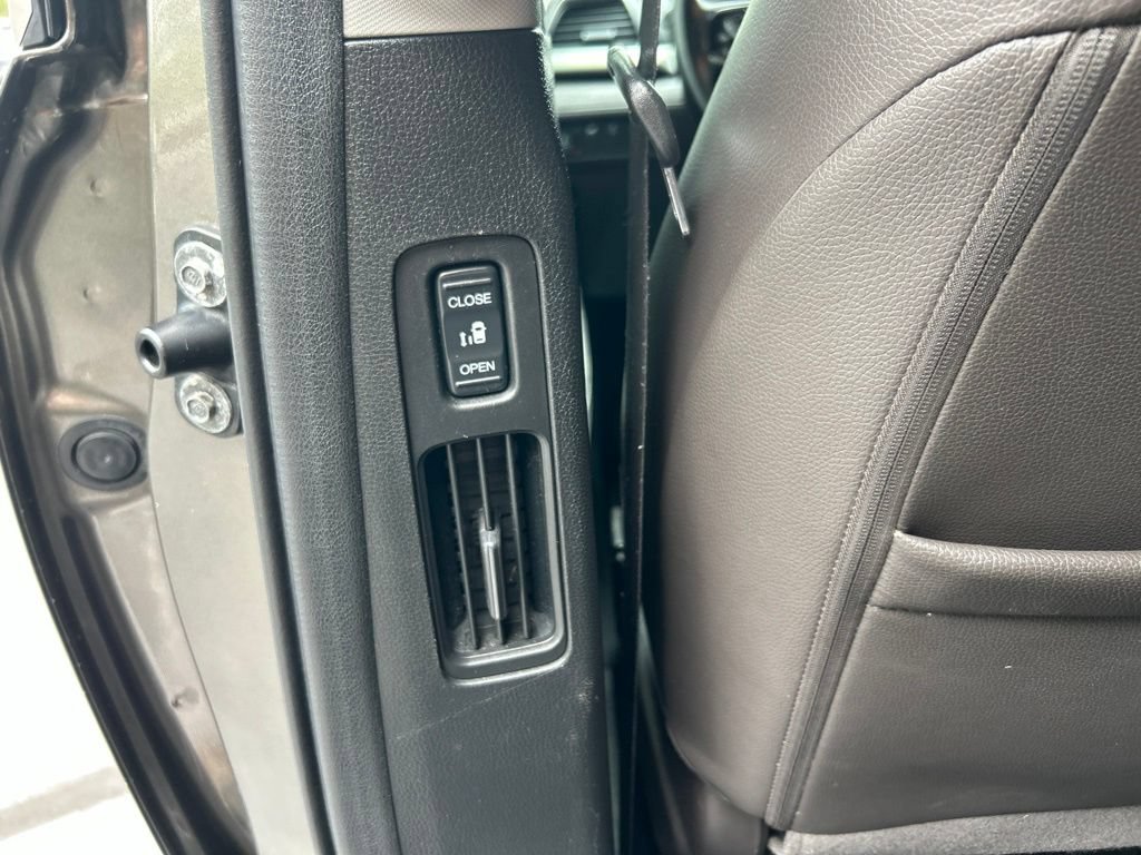 Used 2018 Honda Odyssey EX-L image 31
