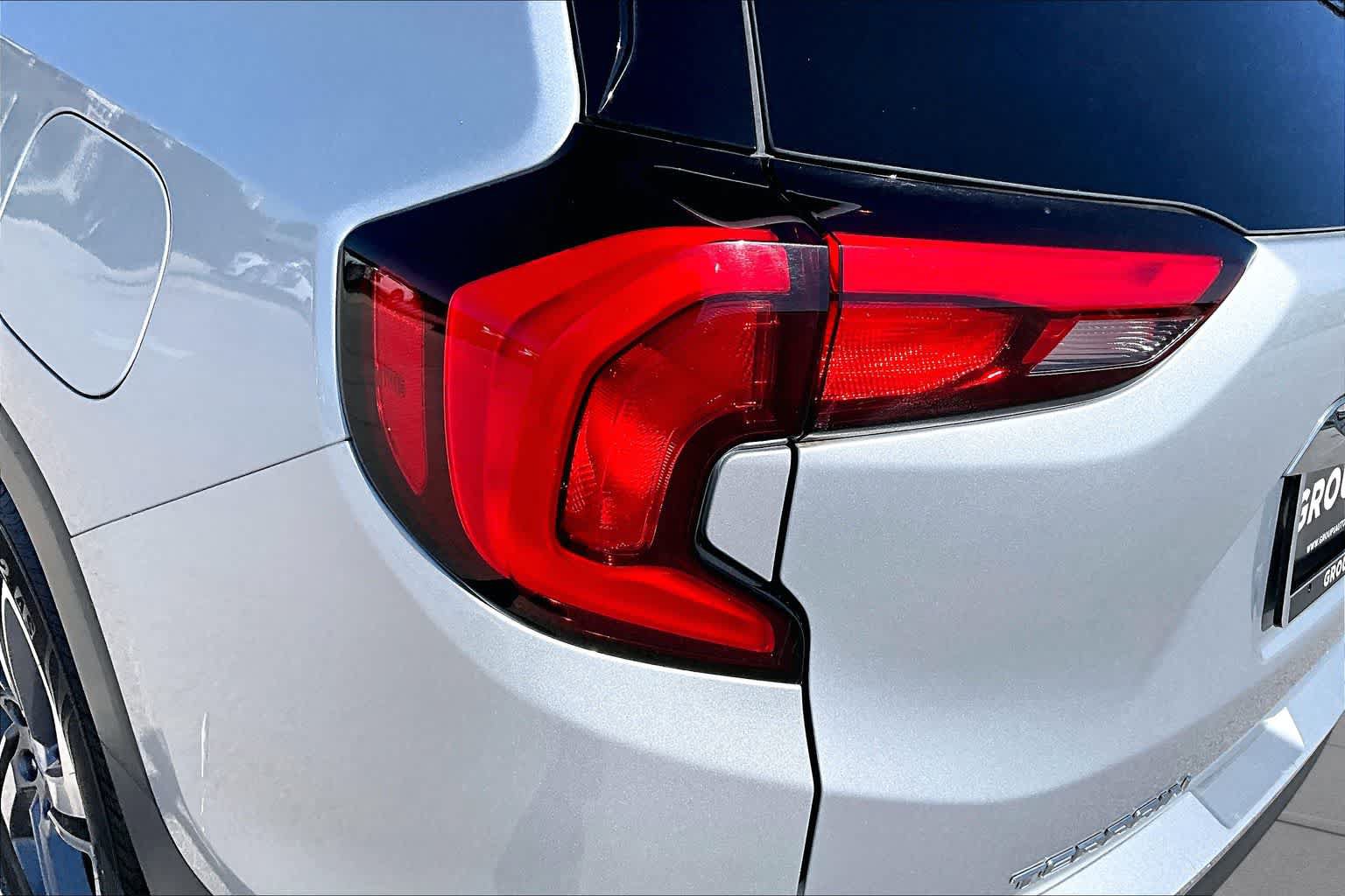 Used 2020 GMC Terrain SLT w/ Preferred Package AWD/4WD image 29