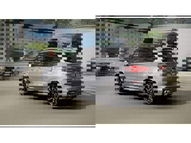 New 2026 BMW X5 M60i image 2