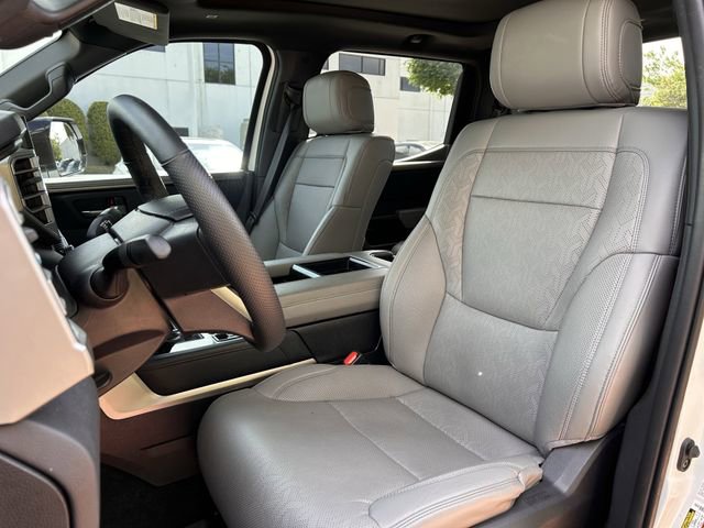 Used 2025 Toyota Tundra Limited AWD/4WD image 27