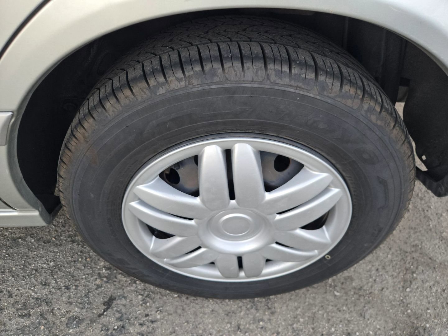 Used 2000 Toyota Camry LE image 25