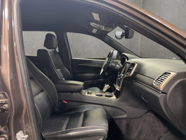 Used 2017 Jeep Grand Cherokee Limited AWD/4WD image 12